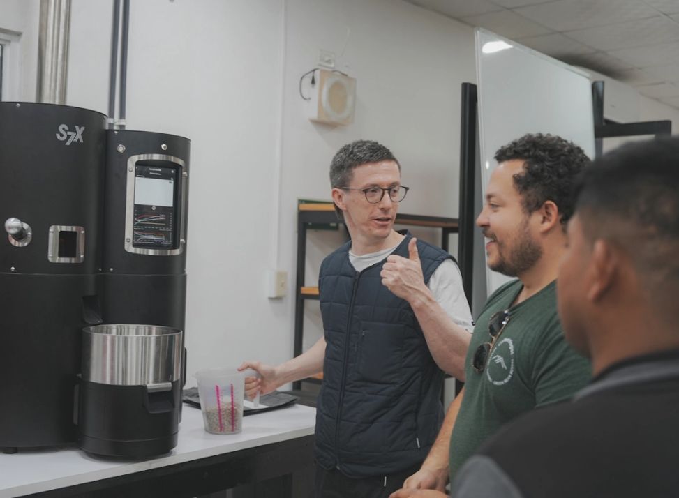 Dlaczego palenie kawy zasługuje na większą uwagę podczas aukcji kawowych