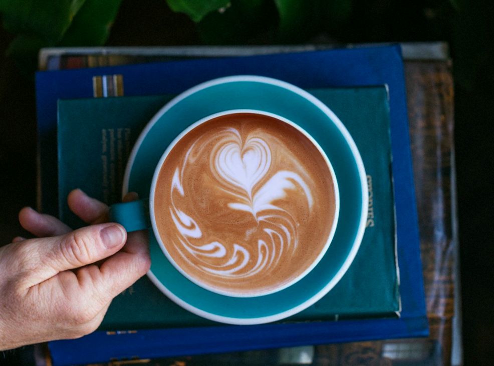 Jak palarnie kawy mogą pozostać dochodowe, jednocześnie służąc swojej społeczności