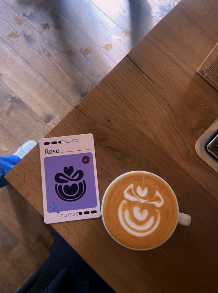 Rozwijaj swoje umiejętności latte art z nową grą karcianą „Throw It Down"