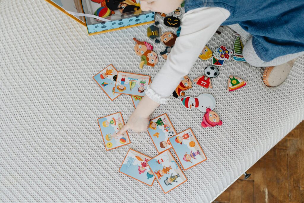 Rozwijaj swoje umiejętności latte art z nową grą karcianą „Throw It Down"