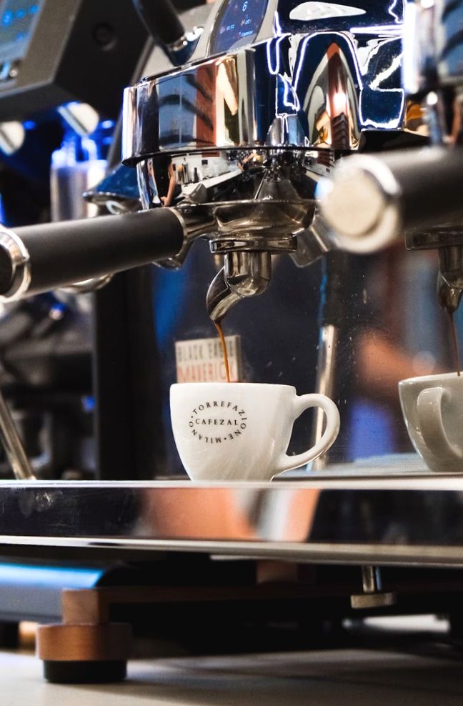 Pionierska kawa specialty w Mediolanie: Spojrzenie na Cafezal Milano
