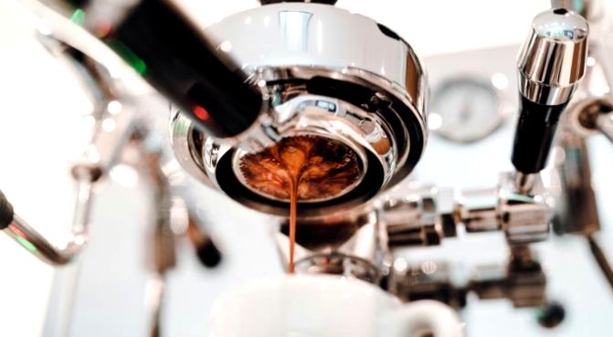 Dlaczego Pierwsze Sekundy Nalewania Espresso Są Prawdopodobnie Najważniejsze