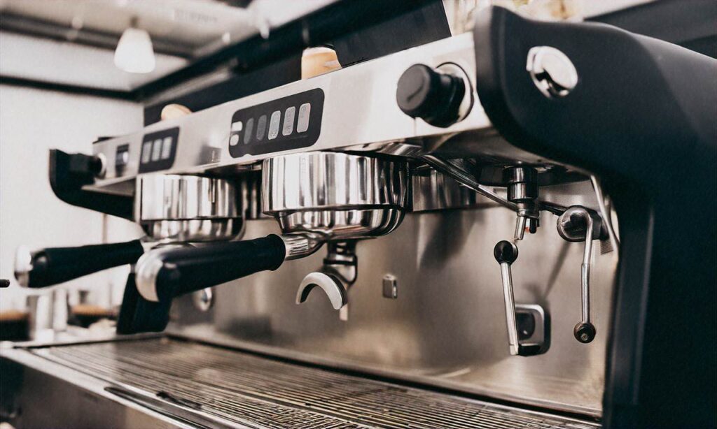 Jaki rzeczywisty wpływ ma stan sprzętu na jakość kawy?
