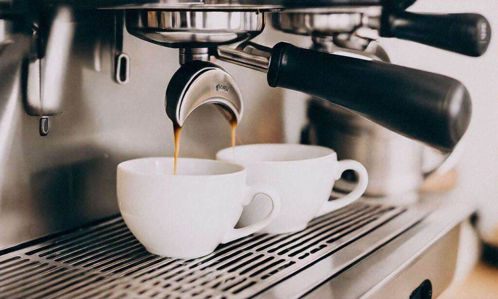 Jaki rzeczywisty wpływ ma stan sprzętu na jakość kawy?