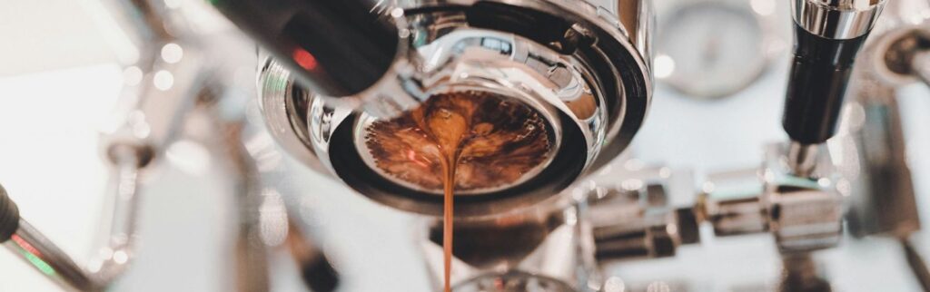 Jaki rzeczywisty wpływ ma stan sprzętu na jakość kawy?