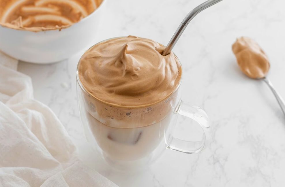 Od wygody do sztuki: Dlaczego kawa rozpuszczalna staje się modna