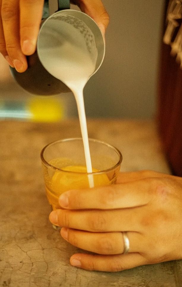 Czy Mleko z Orzechów Macadamia Stanie Się Następnym Trendem Kawiarniowym?