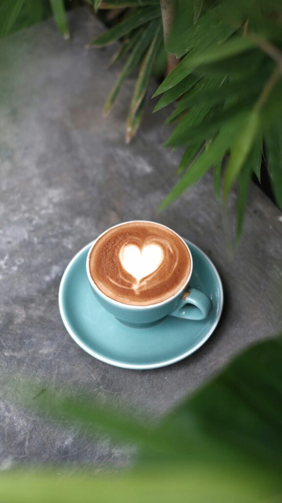 Czy Mleko z Orzechów Macadamia Stanie Się Następnym Trendem Kawiarniowym?