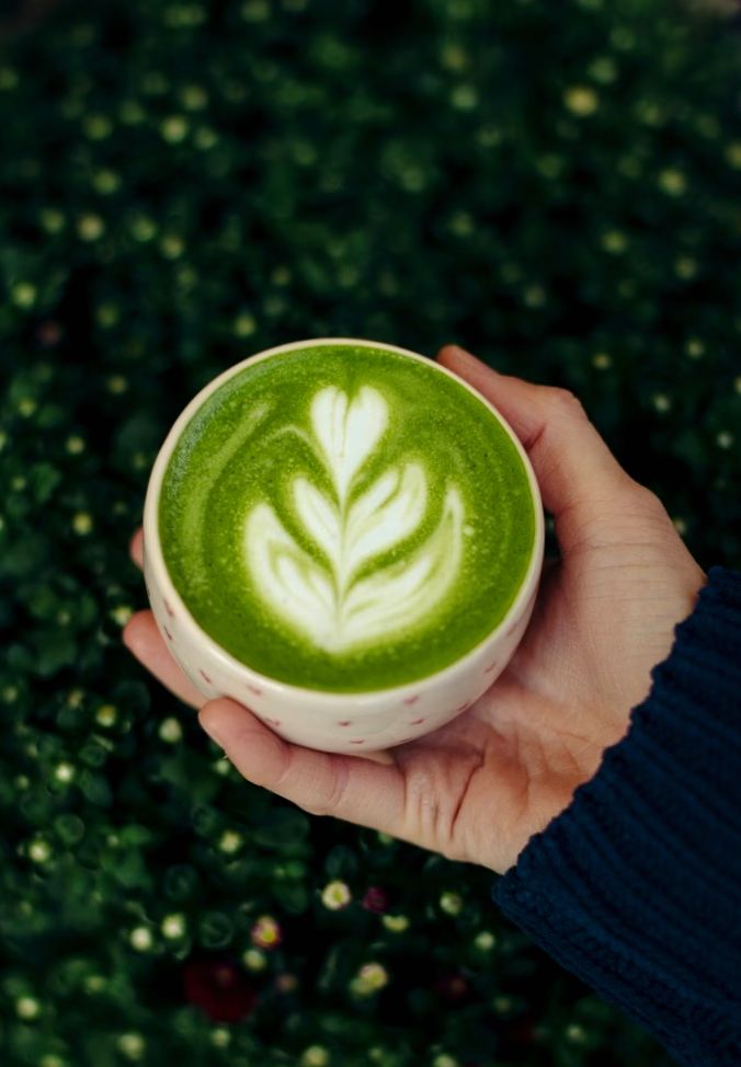 Czy Mleko z Orzechów Macadamia Stanie Się Następnym Trendem Kawiarniowym?