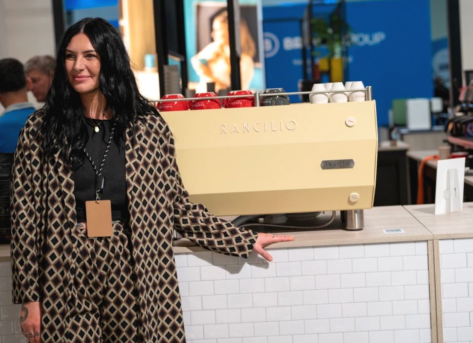 Wygrywanie konkursów to za mało: Dlaczego coraz więcej mistrzów baristów buduje własne marki