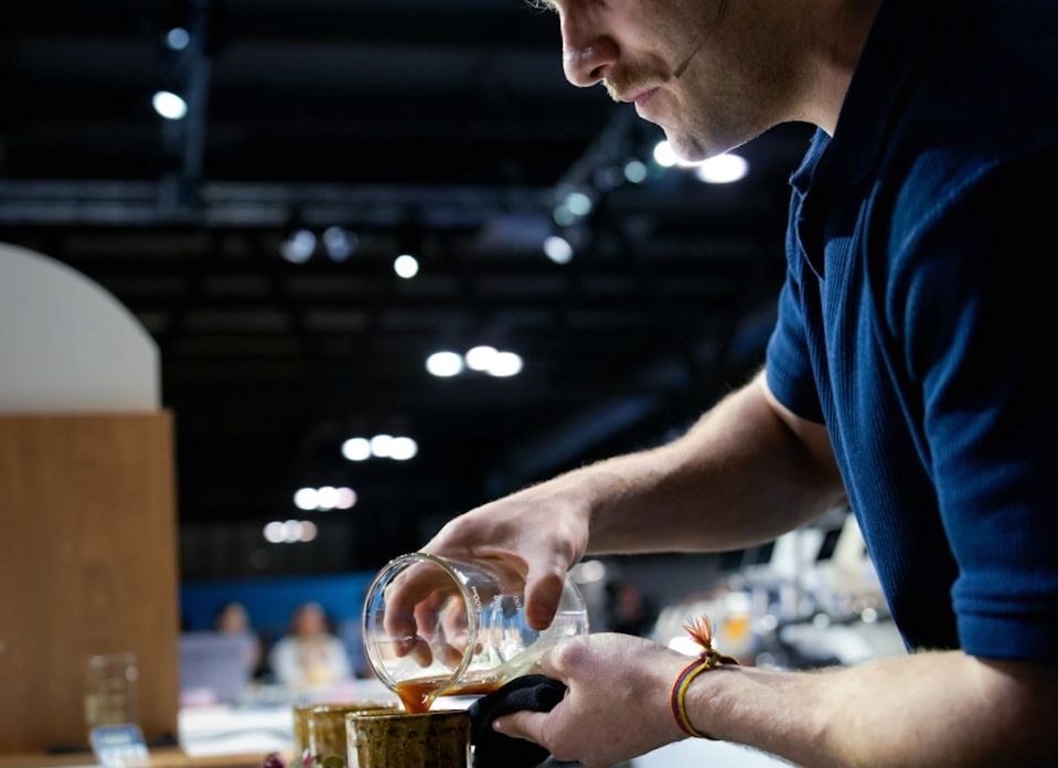 Wygrywanie konkursów to za mało: Dlaczego coraz więcej mistrzów baristów buduje własne marki